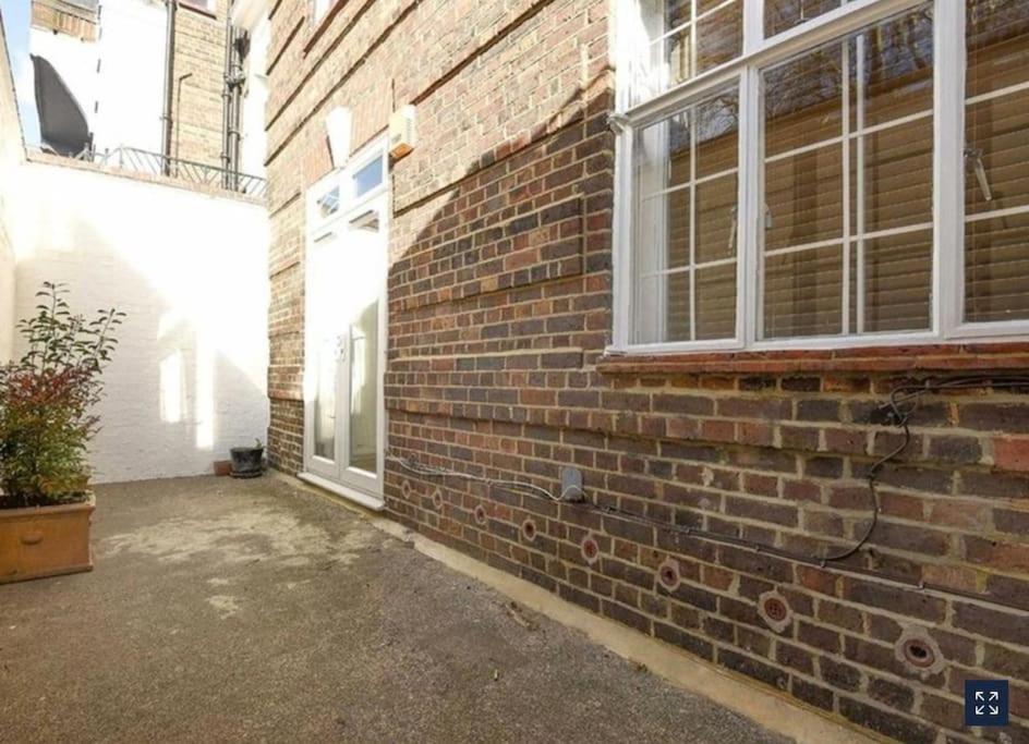 2 Bedroom Apartment Just Off Kings Road Londýn Exteriér fotografie